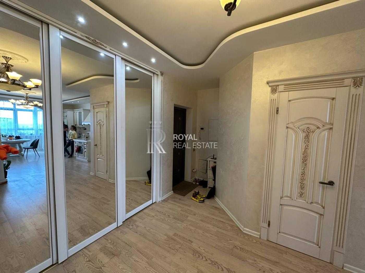 Оренда Квартира 1-к 80 м.кв. ЖК Космополітен Підземний паркінг Метро