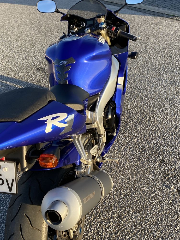 Yamaha YZF-R1 - Como Nova
