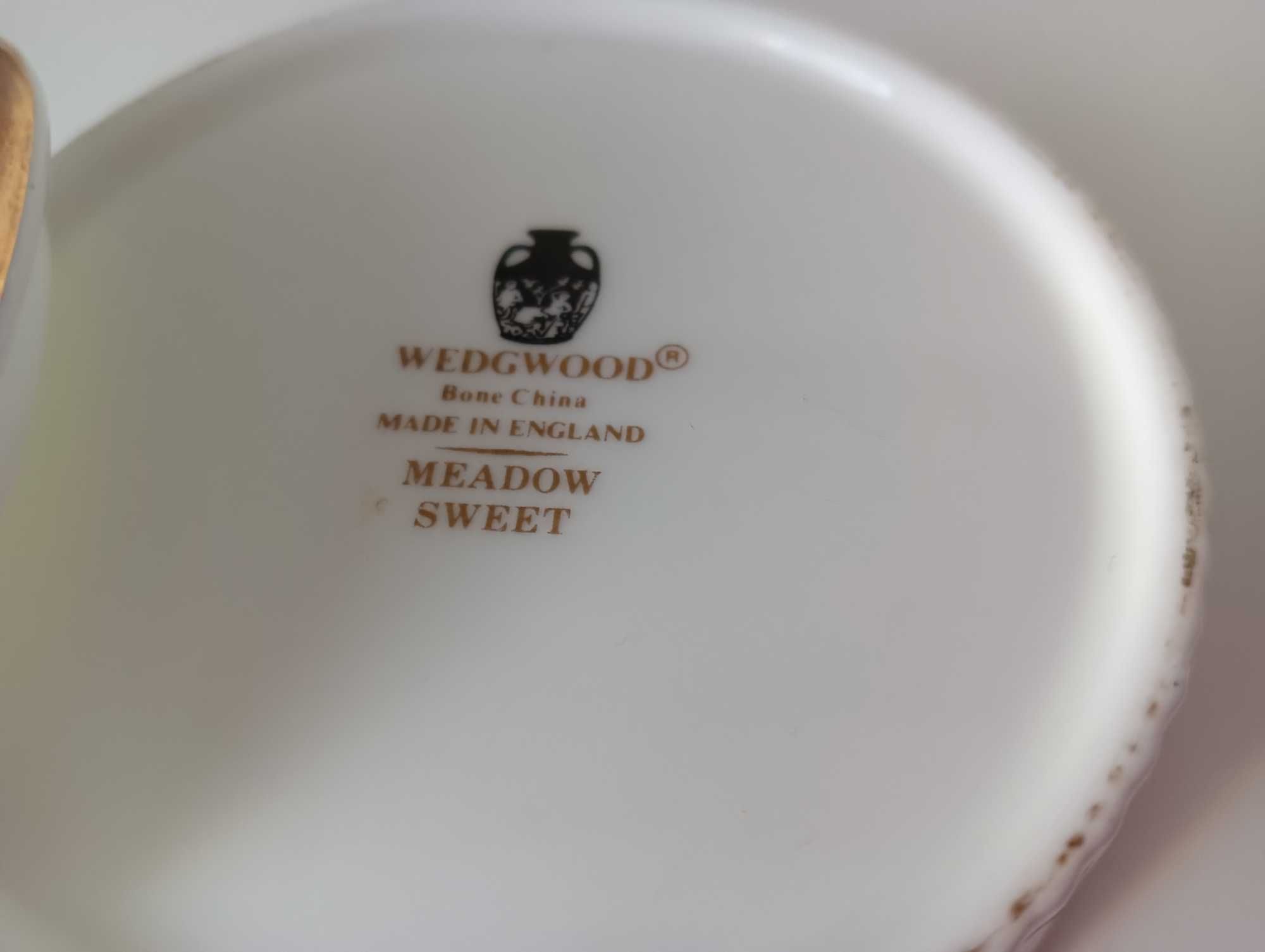 Wedgwood puzderko porcelana "Meadow Sweet".