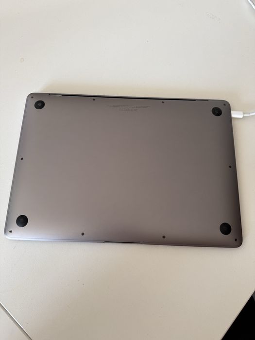 MacBook Air (A1932) Space Grey