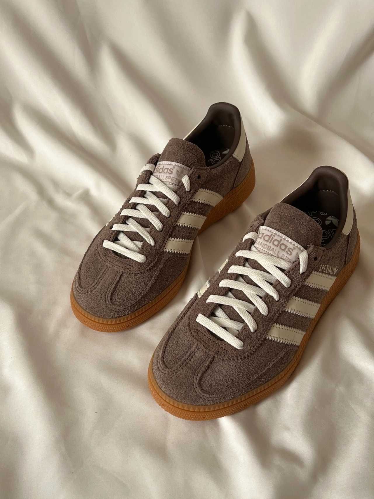 brązowy\Handball*Spezial*DamskieNikeAIrJordan1Travis UnisexTrampki.37