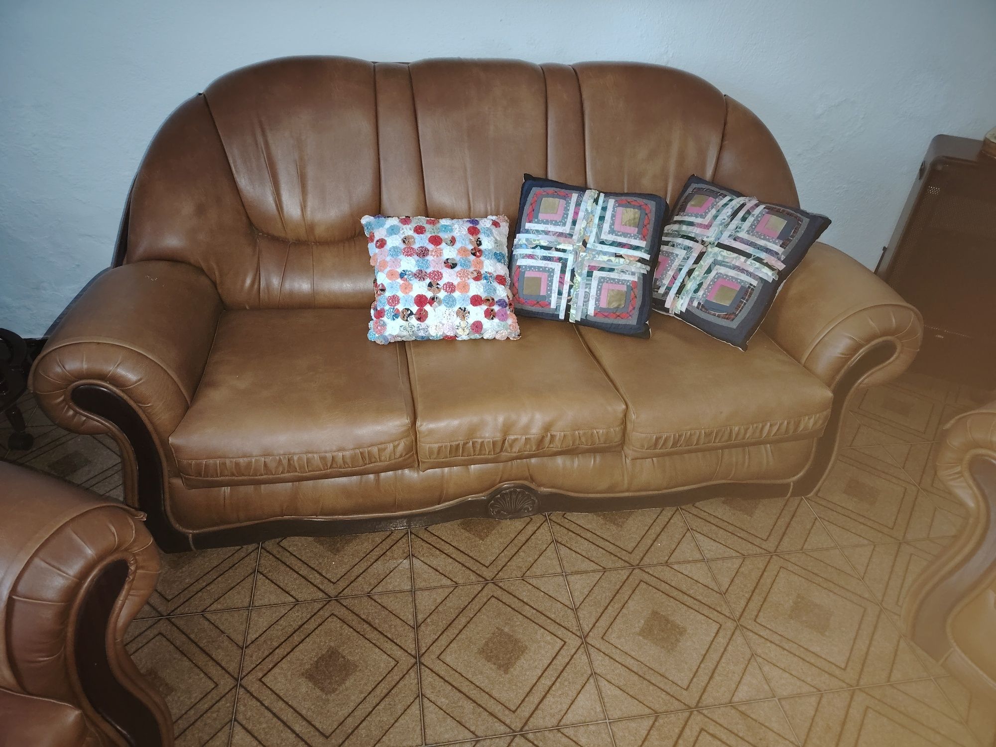 Sofá cama e cadeirões