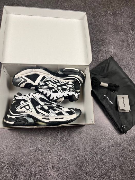 Balenciaga Runner Black White