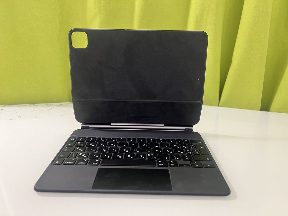 Magic Keyboard для iPad 11.0
