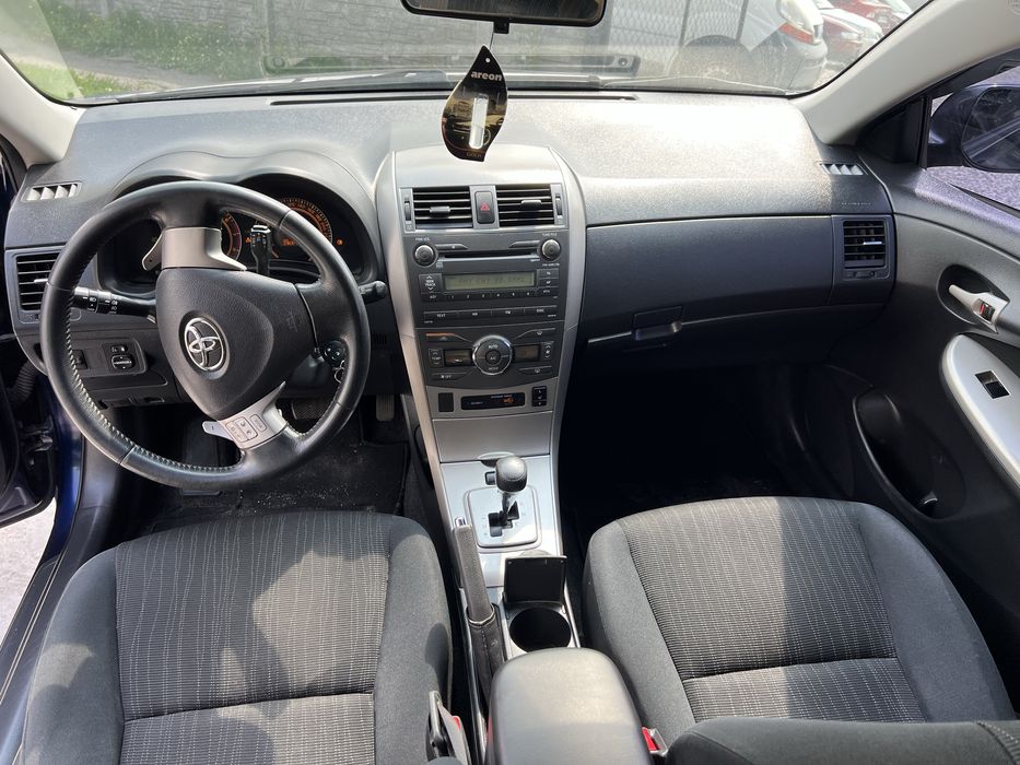 Тойота корола 1.6 автомат