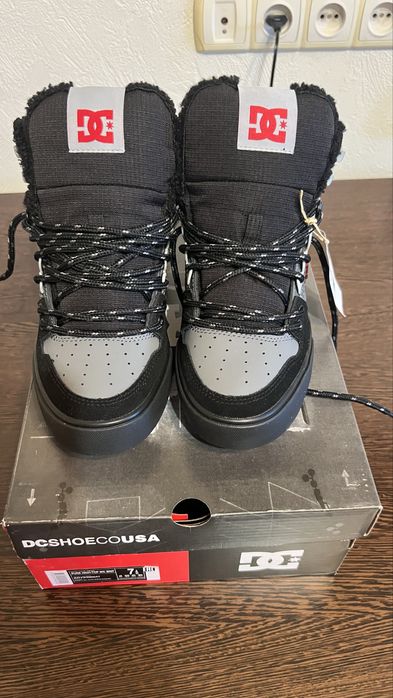 Новые зимнее ботинки - кросовки