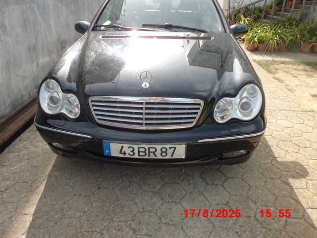 carrinha mercedes w 203 classe C 2.20 CDI  em bom estado