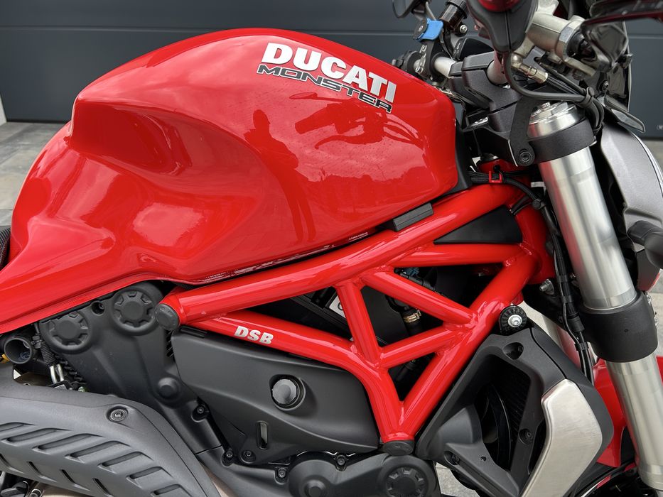 Ducati Monster 1200 stan salonowy mały przebieg