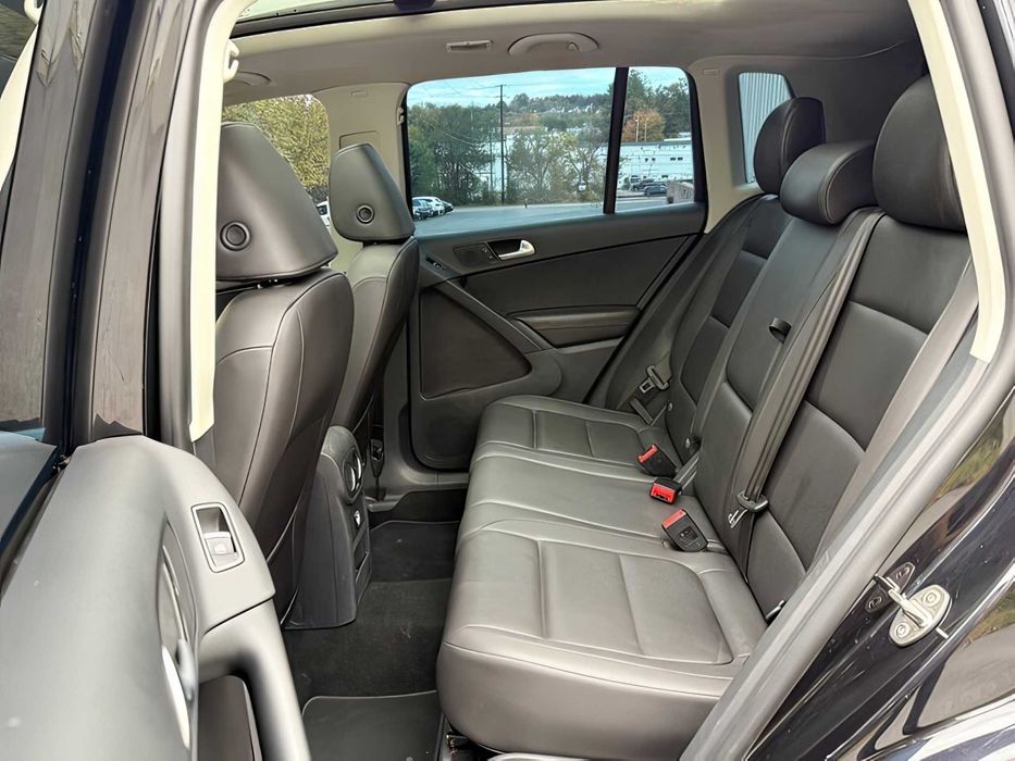 Volkswagen Tiguan      2015