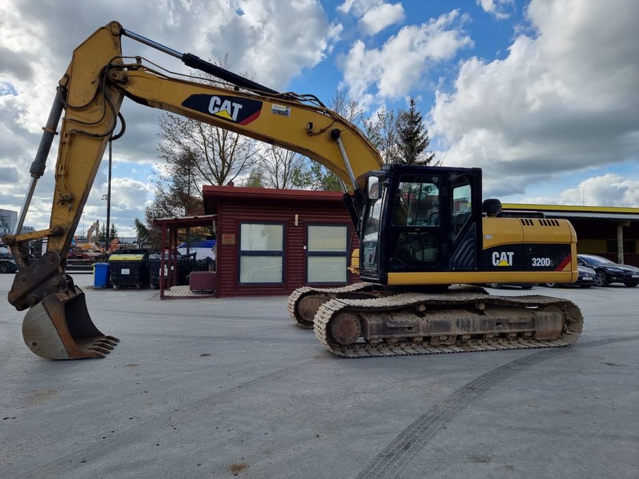 Продам экскаватор Caterpillar 320 D , 2013 года