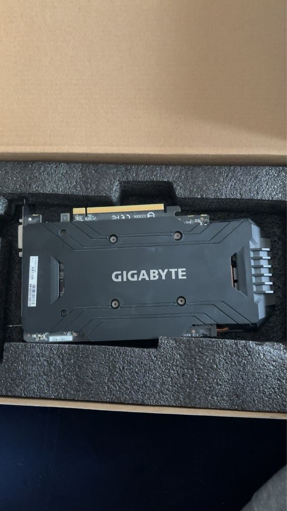 Gigabyte 1060 6gb + dysk Gigabyte 500GB M.2 PCIe Gen4 NVMe 5000E
