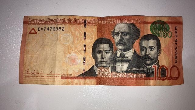 Продам купюру 100 Доминиканских песо.Цена 200 гривен.