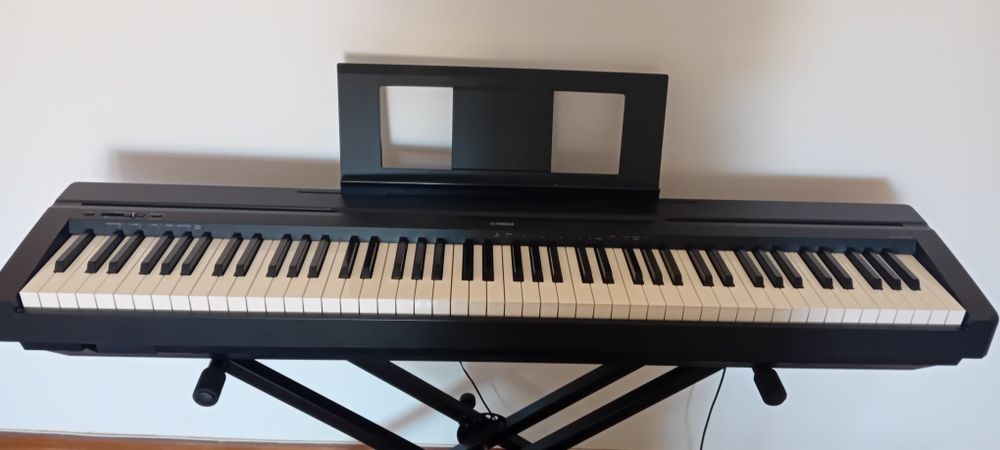 Piano Yamaha p45