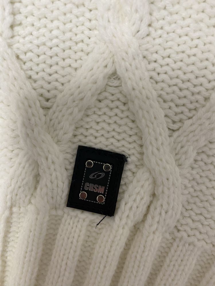 Biały sweter męski