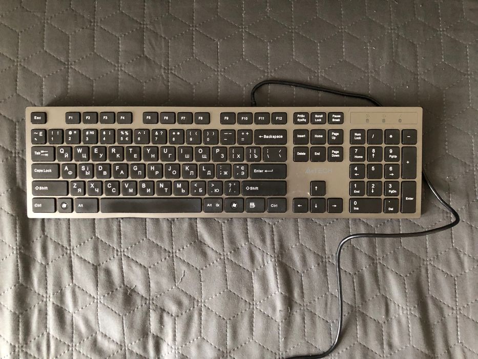 Клавиатура A4Tech KV-300H, как новая использовалась 2 месяца