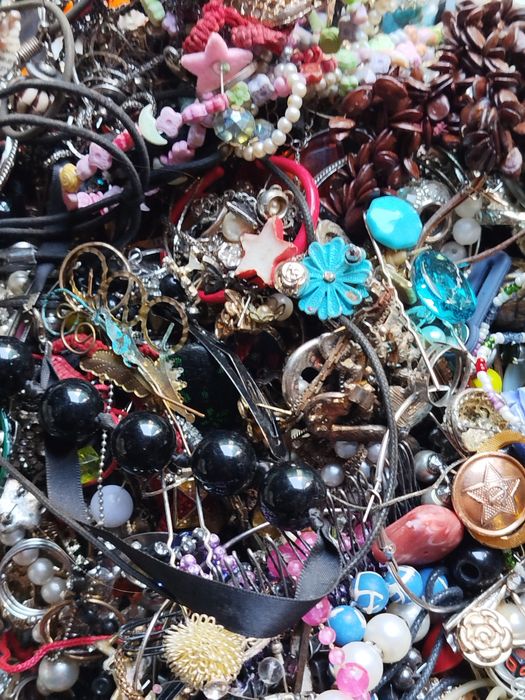 Продам Бижутерия 6 кг