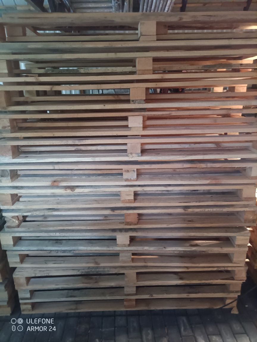 Palety 120x180 cm jak nowe z kostką w środku
