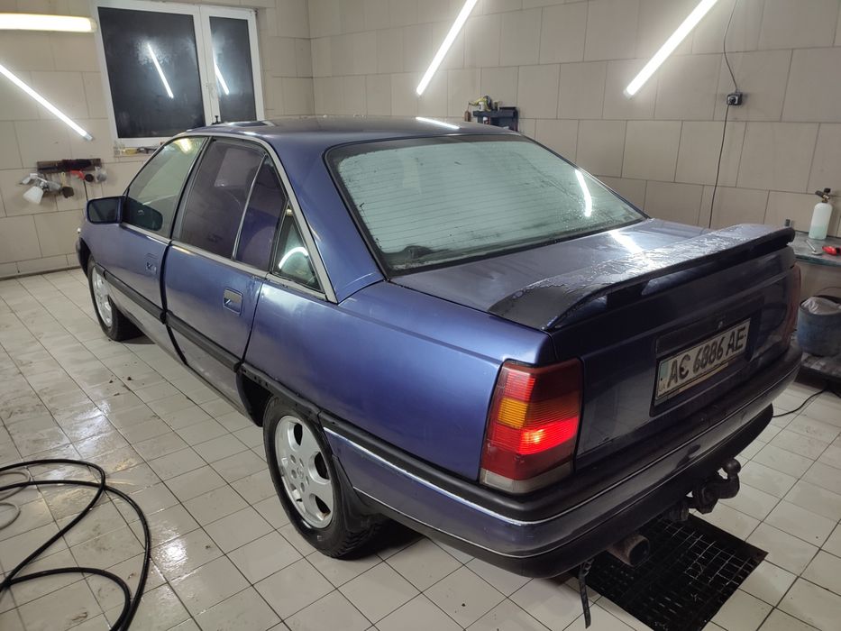 Opel Omega A 1.8