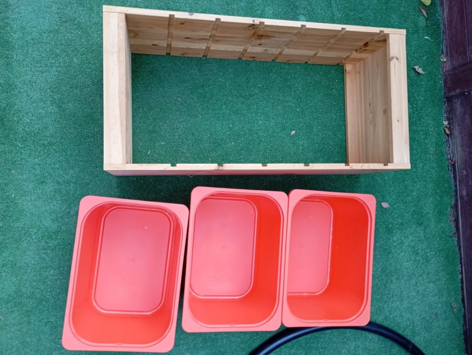 Ikea TROFAST Regał drewniany z 3 pojemnikami, sosna 44x30x91cm