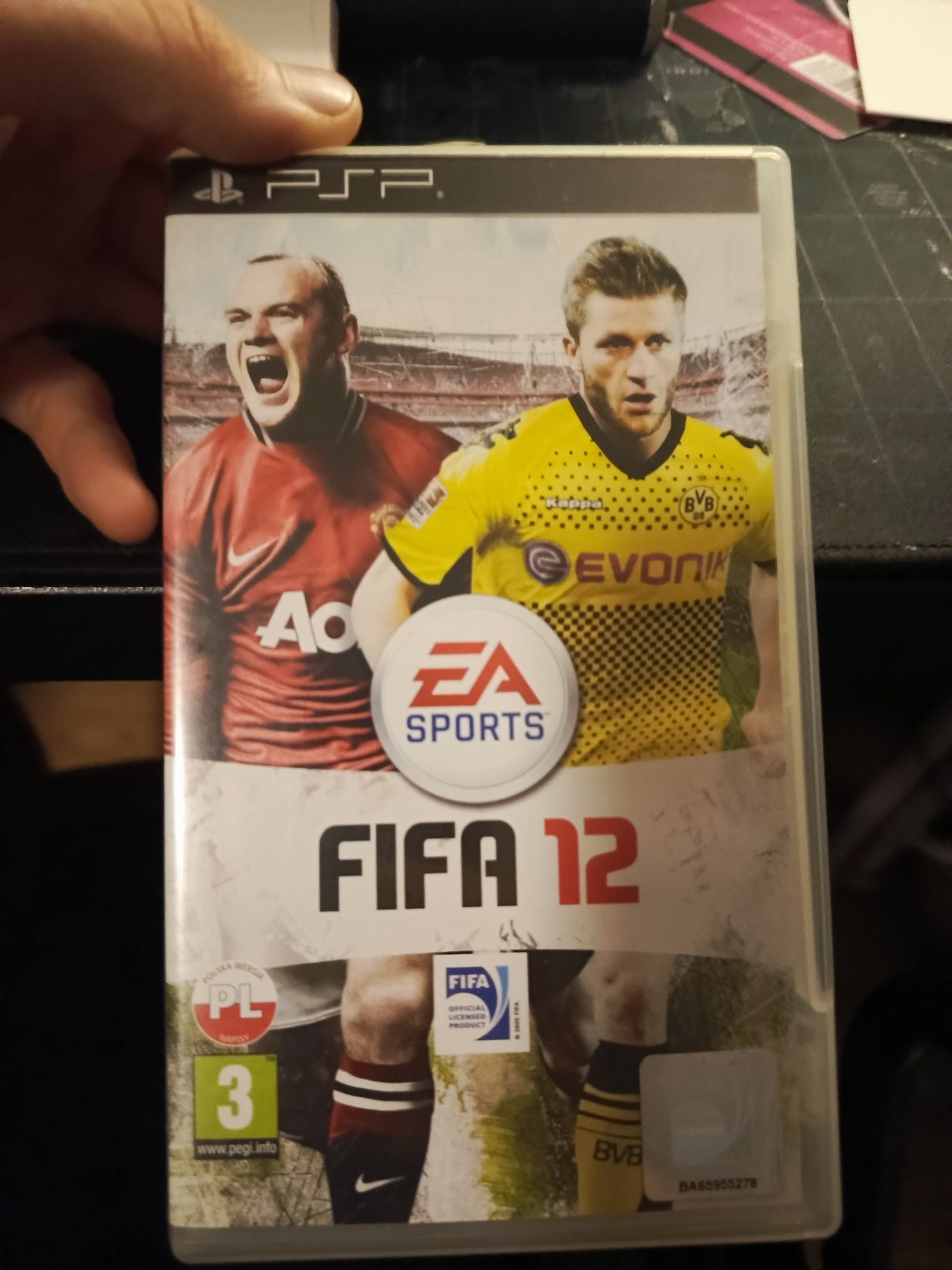 Sprzedam dwa puste pudełka FIFA 10 i 12
