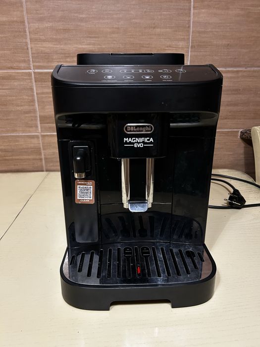 Кавомашина Delonghi Magnifica Evo