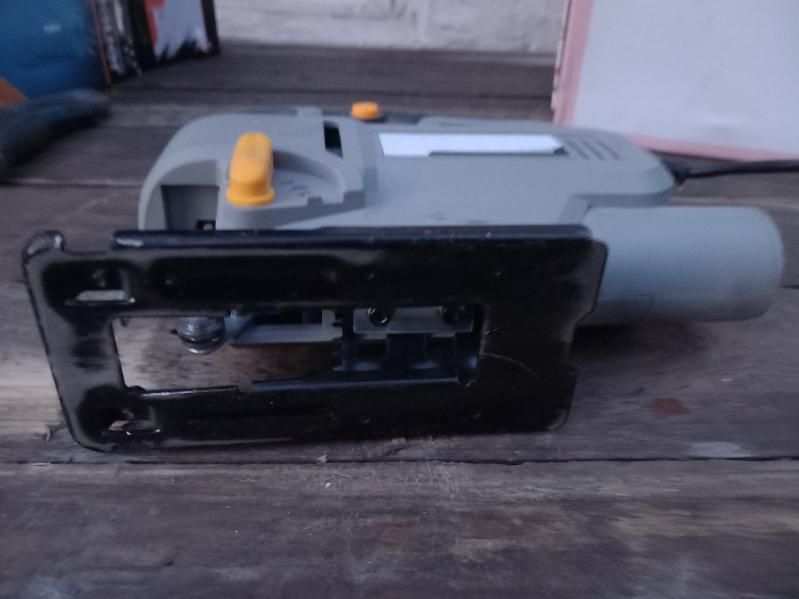 Wyrzynarka Titan TTB867JSW 600W