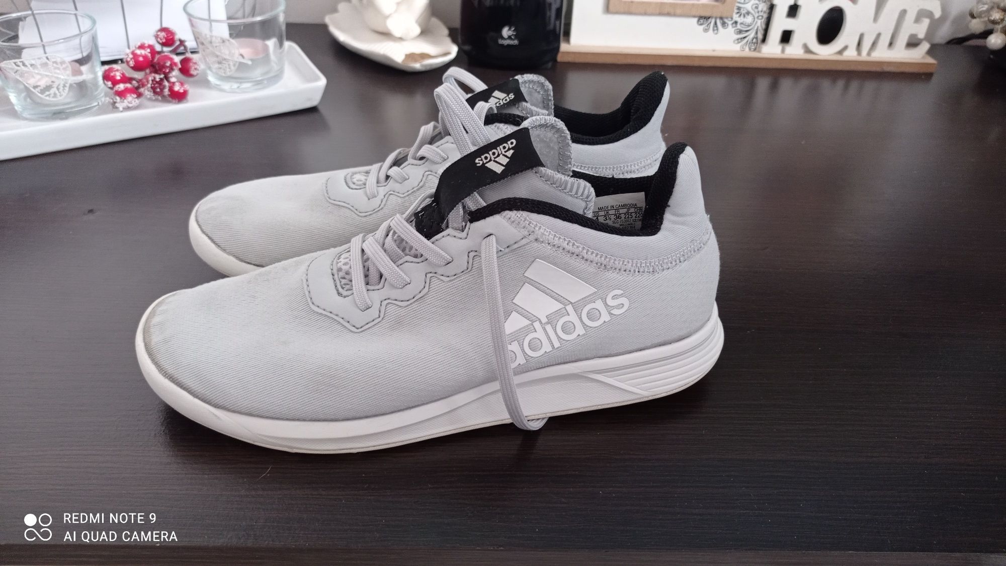 Adidasy Adidas  rozmiar 36. Długość wkładki 23 cm