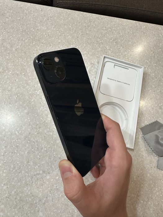 Продаю Iphone 13, 128gb. Колір mignight