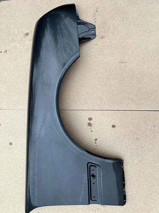 Błotnik lewy mercedes w210