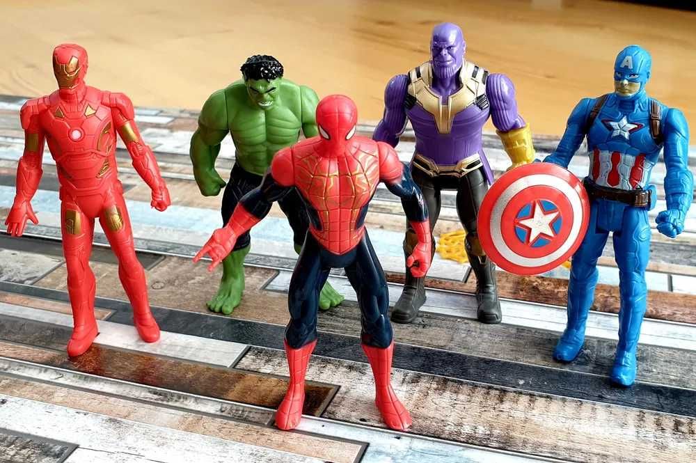 Zestaw figurek 5 sztuk superbohaterów Avengers