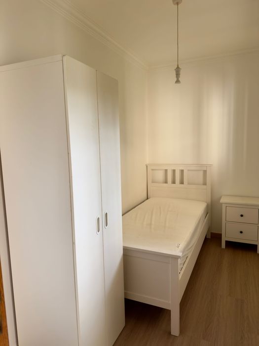 Quarto Individual IKEA Completo C/Têxteis