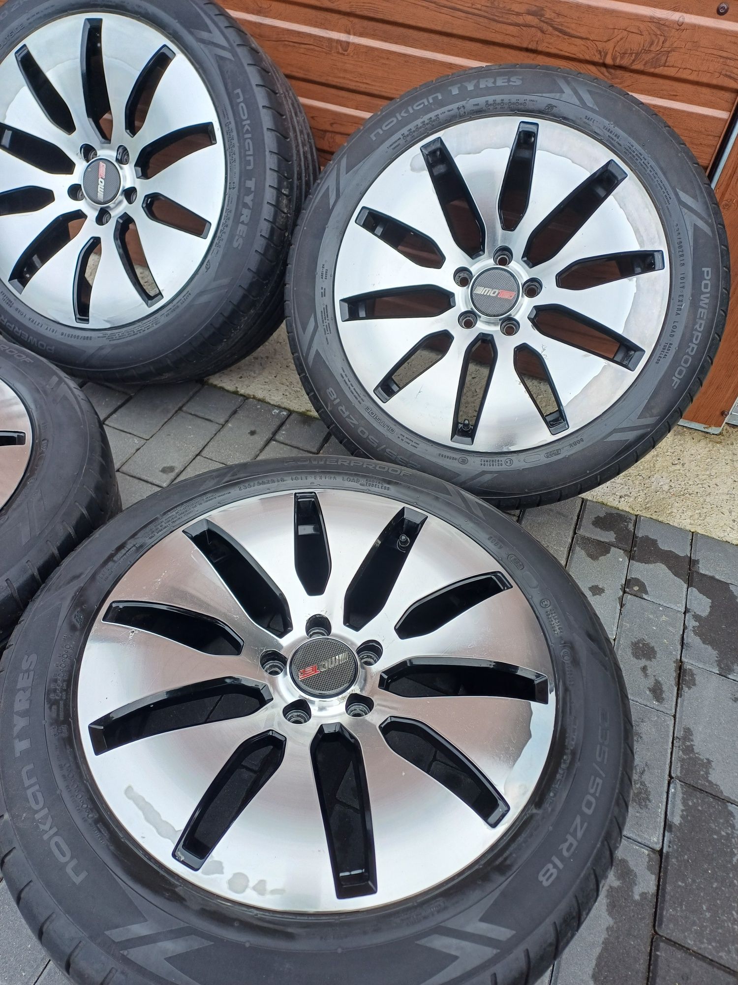 Nokian 2022r 235/50/18 Koła Felgi R18 Lato Motec chrom 5×114.3 CNC SUV