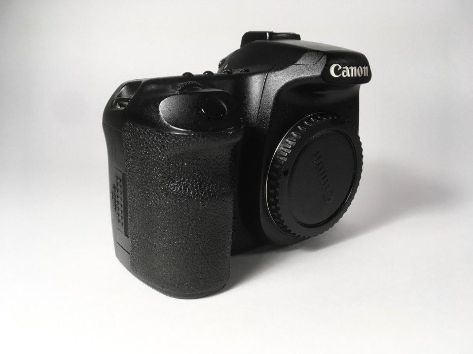 Canon 50D цифровая фотокамера на 16 миллионов пикселей