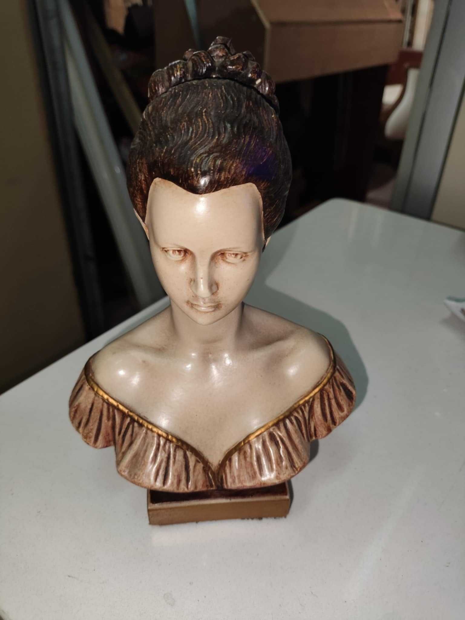Lindo Busto de uma mulher Antigo em bom estado 20 cm