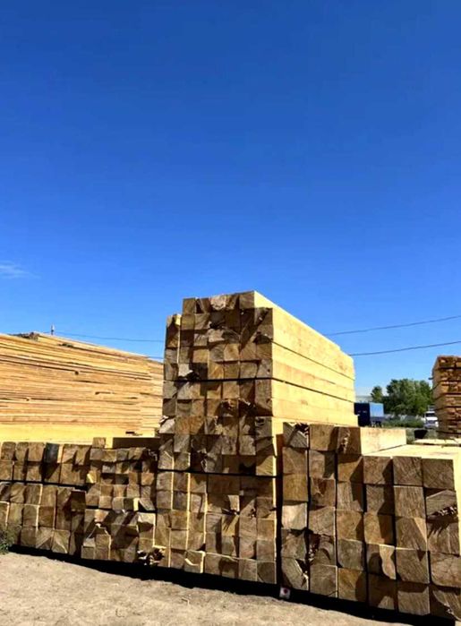 Продаж бруса стропил сосни пиломатеріалу оптом