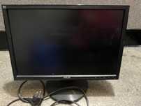 Monitor ASUS z kablami