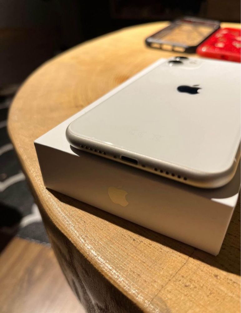 iPhone 11 64GB biały