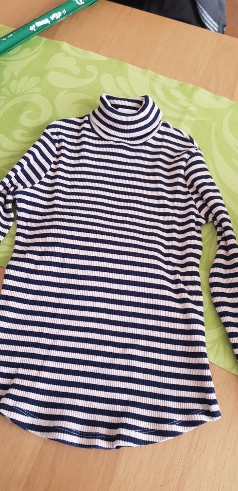 Camisola gola alta canelada, Zara 9 anos, riscas creme e azul escuro,