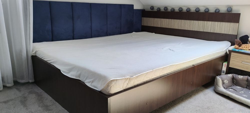 Łóżko sypialne 160 x 200 z materacem.