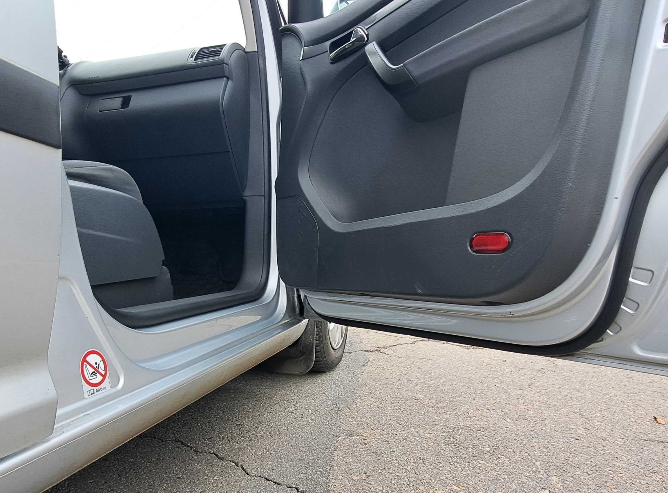 Volkswagen Touran 1, 6 бензин 2004 рік з Німеччині у гарному стані.