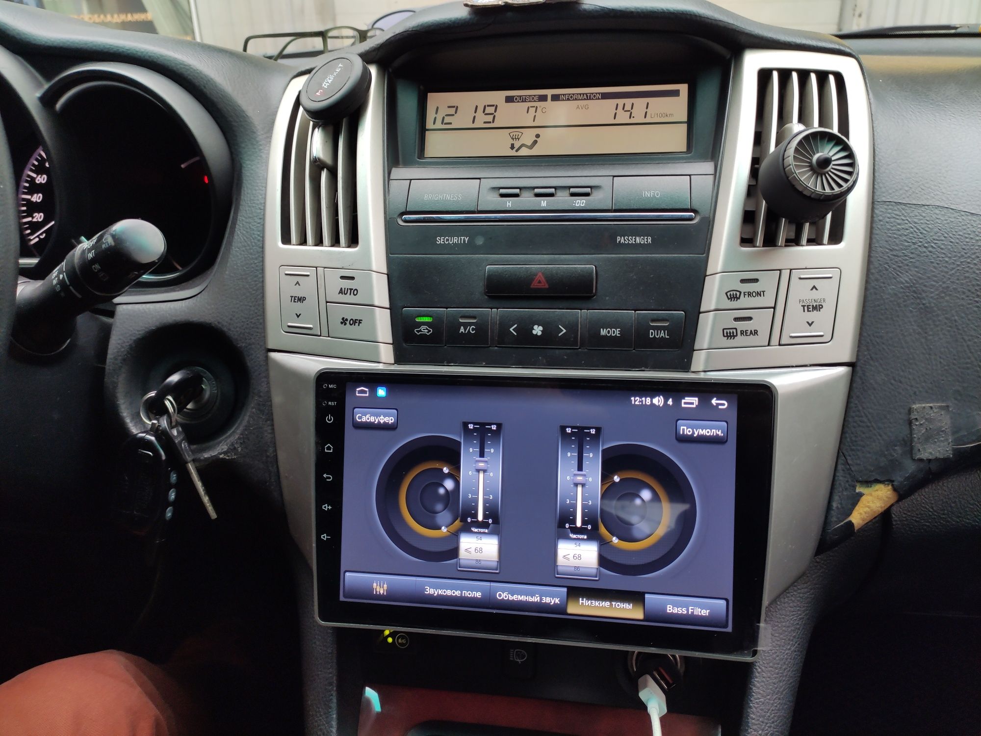 Штатная магнитола для Lexus RX 330 QLED + CarPlay новая модель.