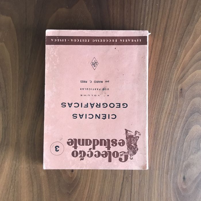 Livros de Geografia e História