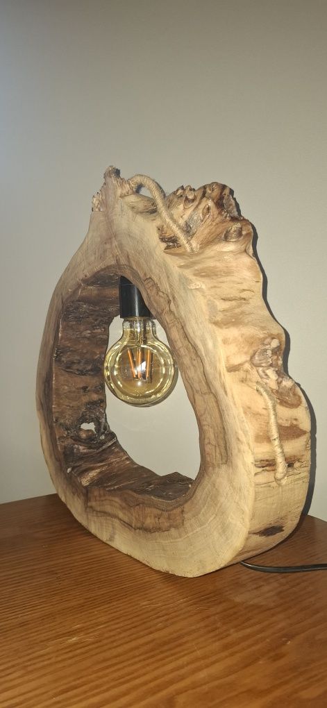 Lampa na stolik hit
