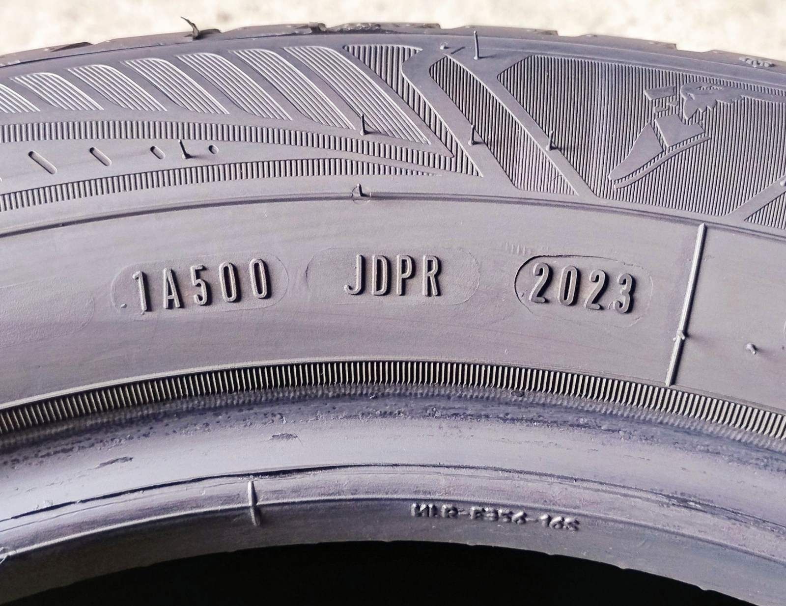 Шини всесезонні R17 225/55 Good Year Vector 4Season Gen 3