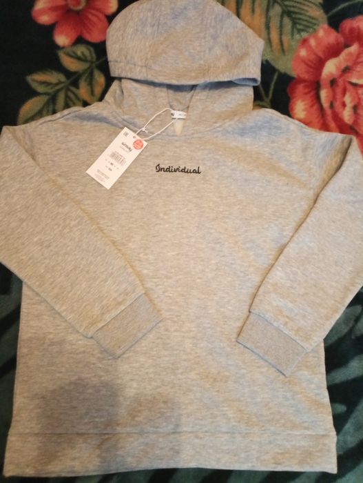 Продам толстовки для девочек