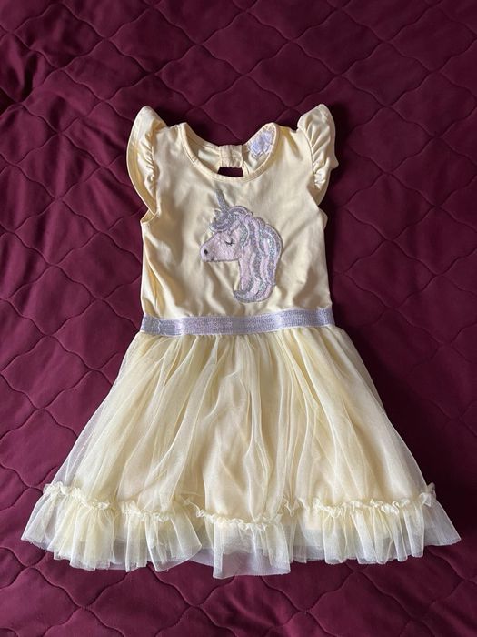 Сукні для дівчаток на 4-5 років