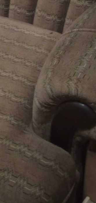 Sofá poltrona robusto 150€