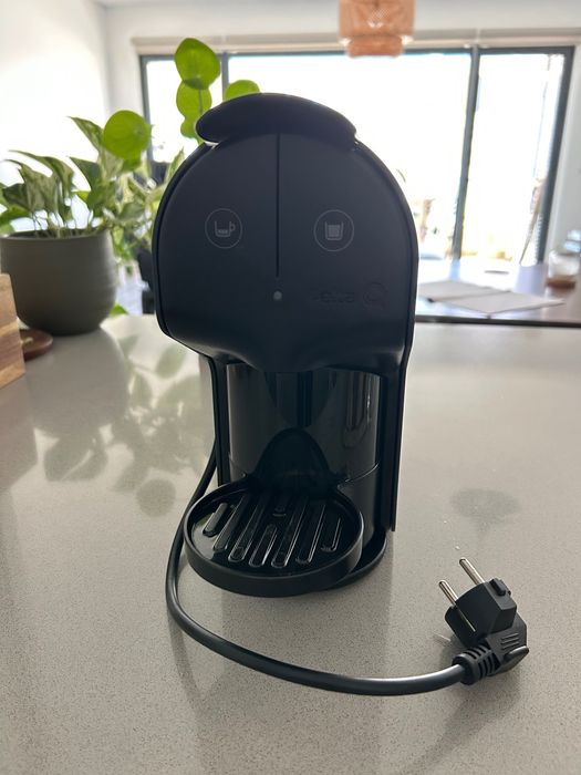 Máquina de café Delta Q Quick (como nova)