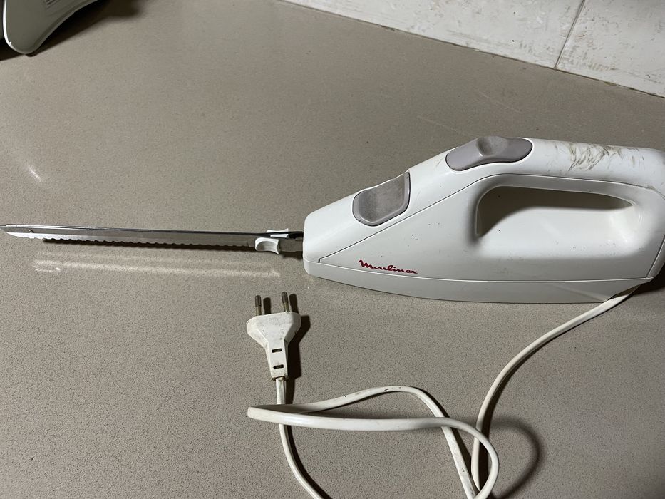 Faca electrica Moulinex - como nova, usada poucas vezes