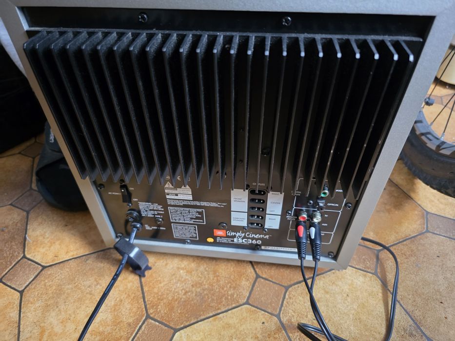 Subwoofer JBL  ESC-360